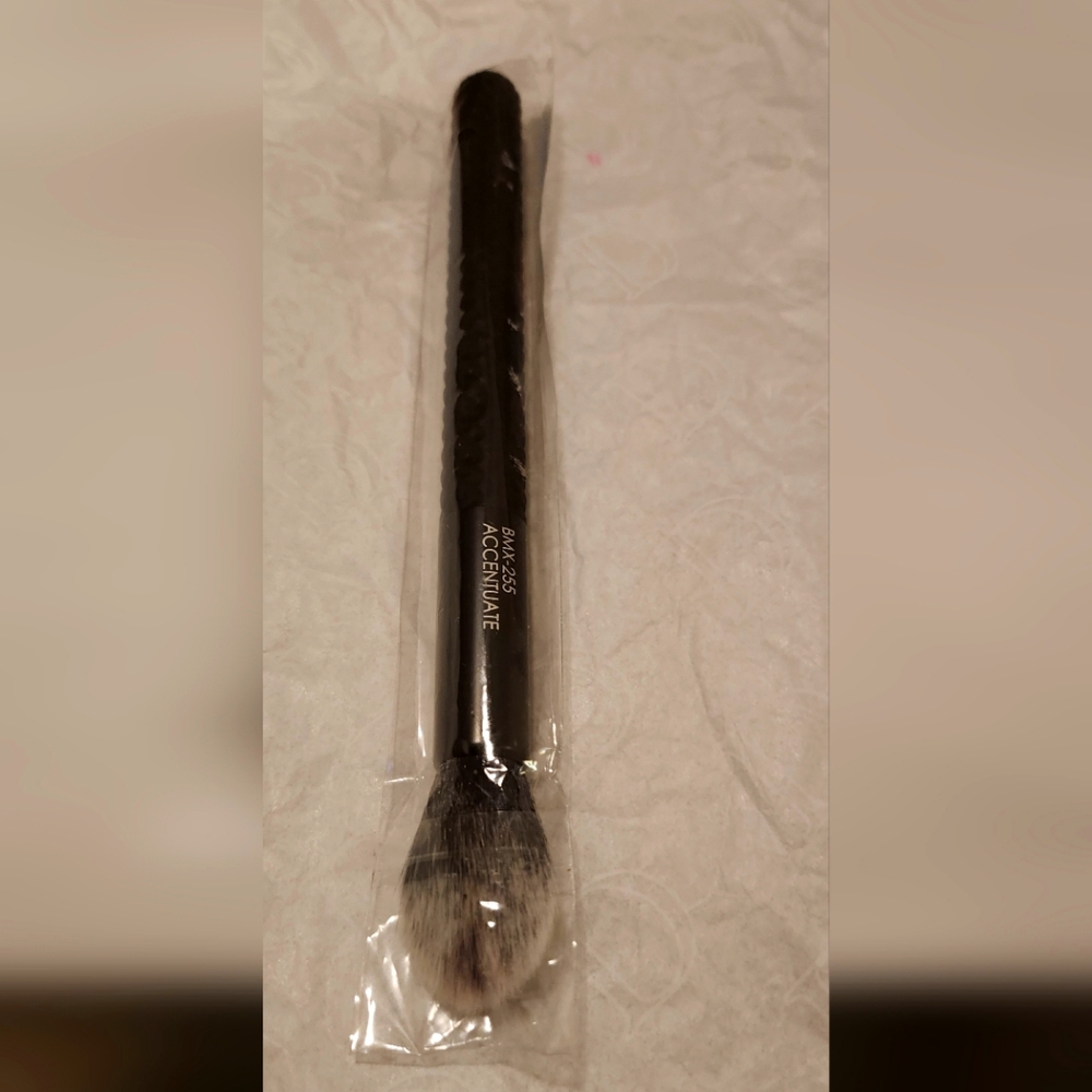 Moda Pro Accentuate Brush BMX 255 8" New in bag - Picture 2 of 4